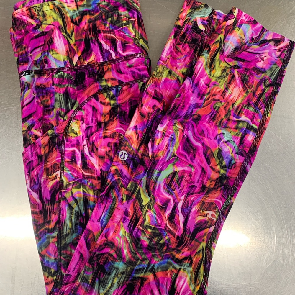 Lululemon Fast and Free High-Rise Hyper Flow Pink Multi size 8  inseam 25
